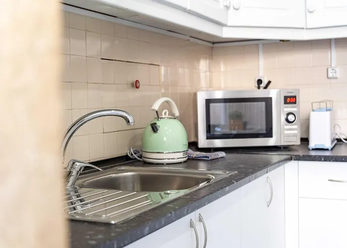 Garcia - Lisbon's Charm * Lisboa